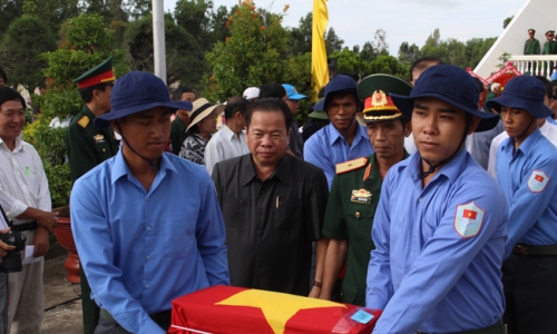 Kiên Giang: Truy điệu và an táng 51 hài cốt liệt sĩ hy sinh trong thời kỳ chiến tranh ở Campuchia